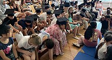 Фото: батьки подарували четвертокласникам святкові капелюхи